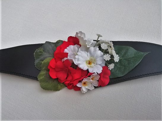 cinturón fajín piel negro flor rojo blanco verde