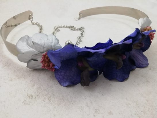 cinturon plata rigido flores azul